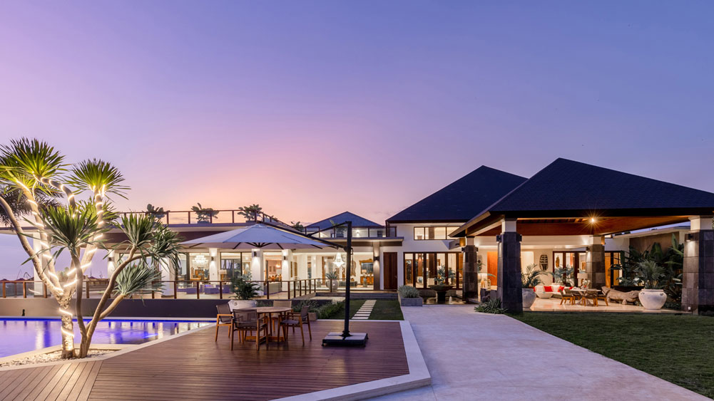 Tirtha Bayu Villa I - Villa facade nighttime